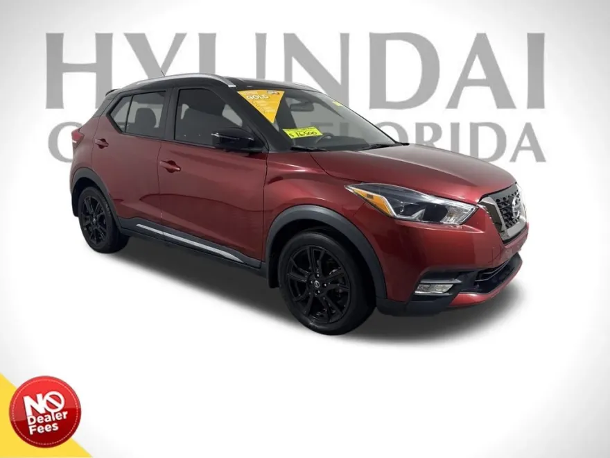 2019 Nissan Kicks SR photo 1