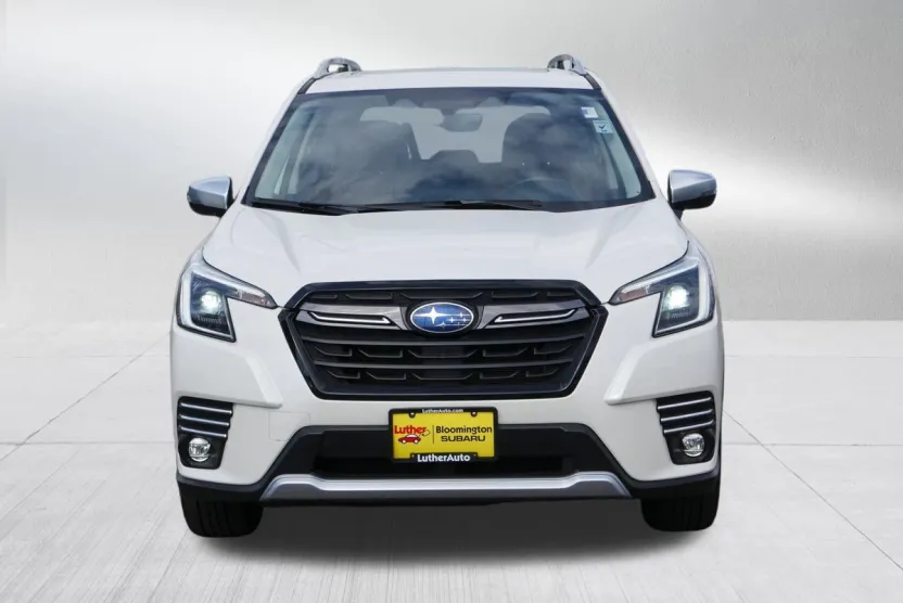 2023 Subaru Forester Touring photo 1