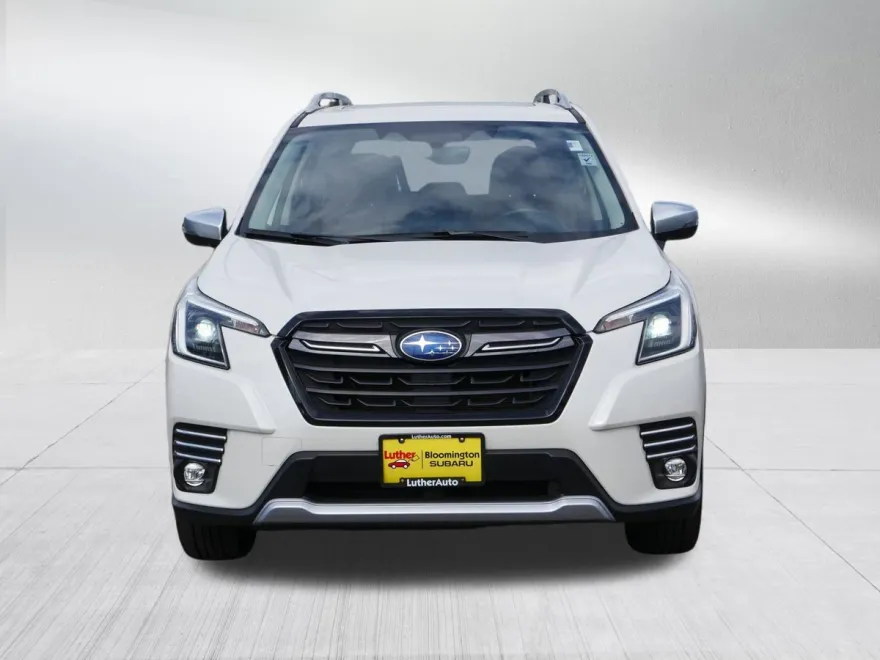 2023 Subaru Forester Touring photo 1