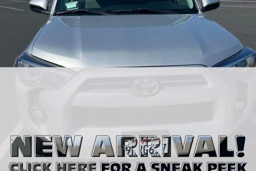 2022 Toyota 4Runner SR5 photo 1
