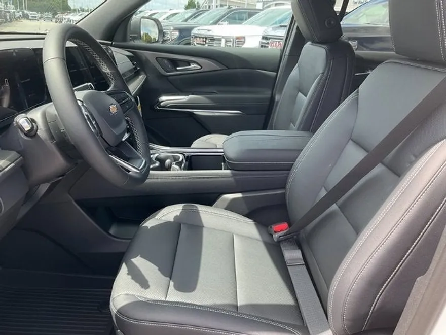 2026 Chevrolet Traverse photo 1