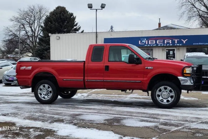 1999 Ford F-250 XLT photo 1