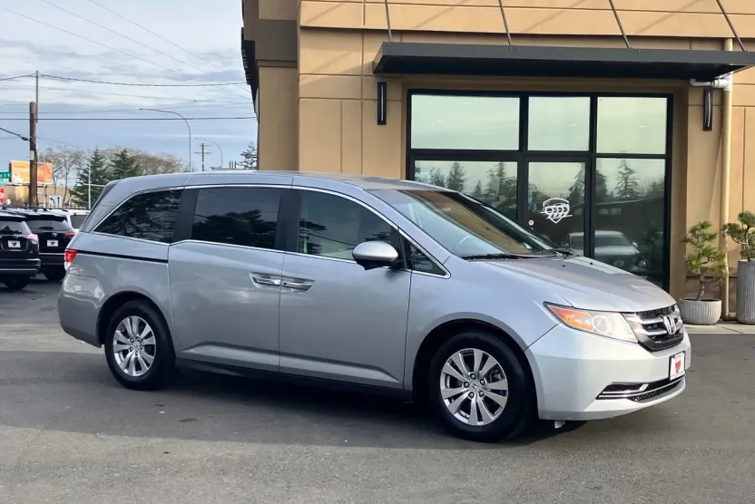 2017 Honda Odyssey EX photo 1