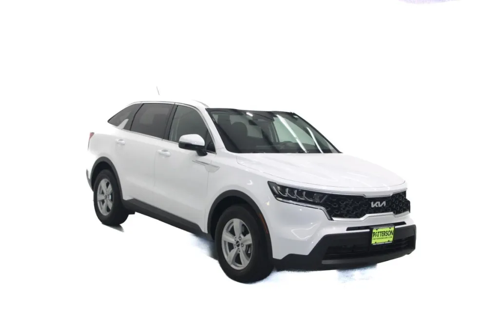 2023 Kia Sorento LX photo 1