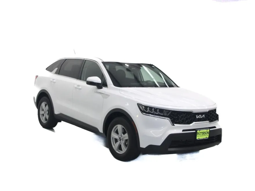 2023 Kia Sorento LX photo 1