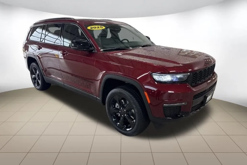 2025 Jeep Grand Cherokee Limited photo 1