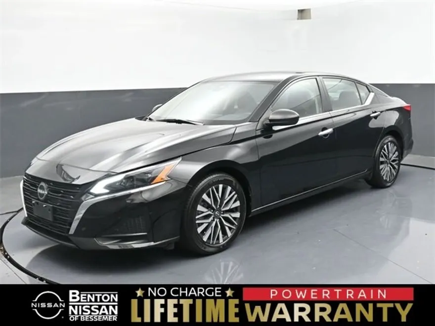 2024 Nissan Altima 2.5 SV photo 1