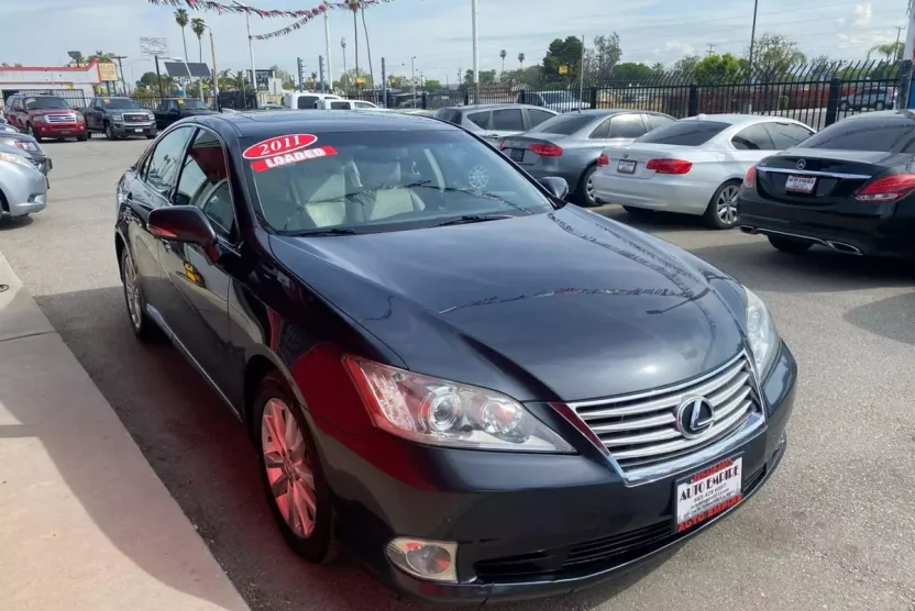 2011 Lexus ES 350 photo 1