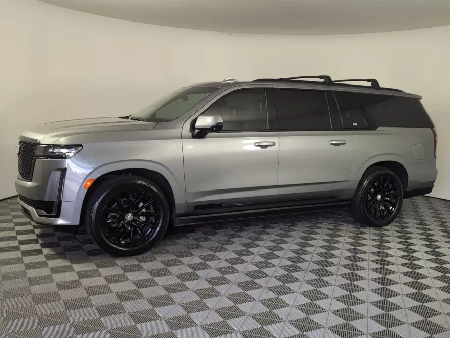 2023 Cadillac Escalade ESV Sport Platinum photo 1