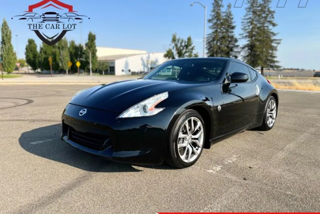 2011 Nissan 370Z photo 1