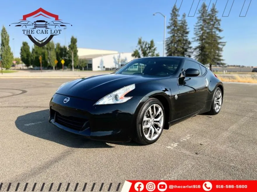 2011 Nissan 370Z photo 1