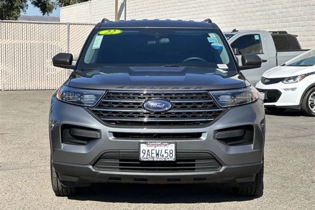 2022 Ford Explorer XLT photo 1