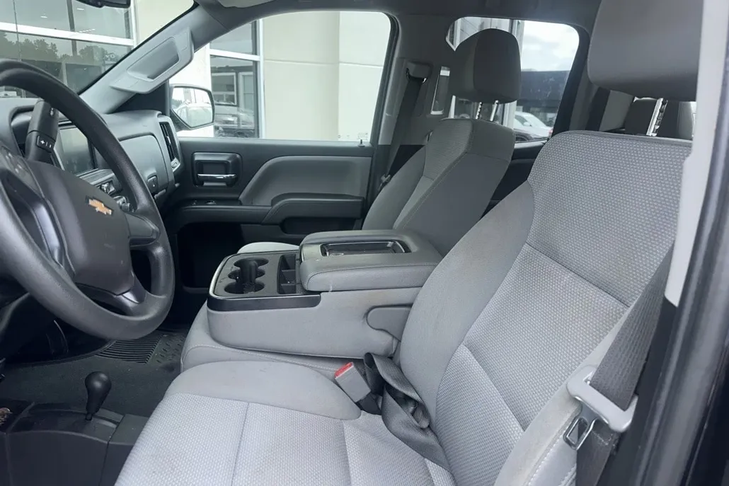 2019 Chevrolet Silverado 1500 Custom photo 1