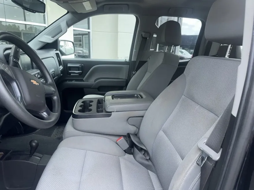 2019 Chevrolet Silverado 1500 Custom photo 1