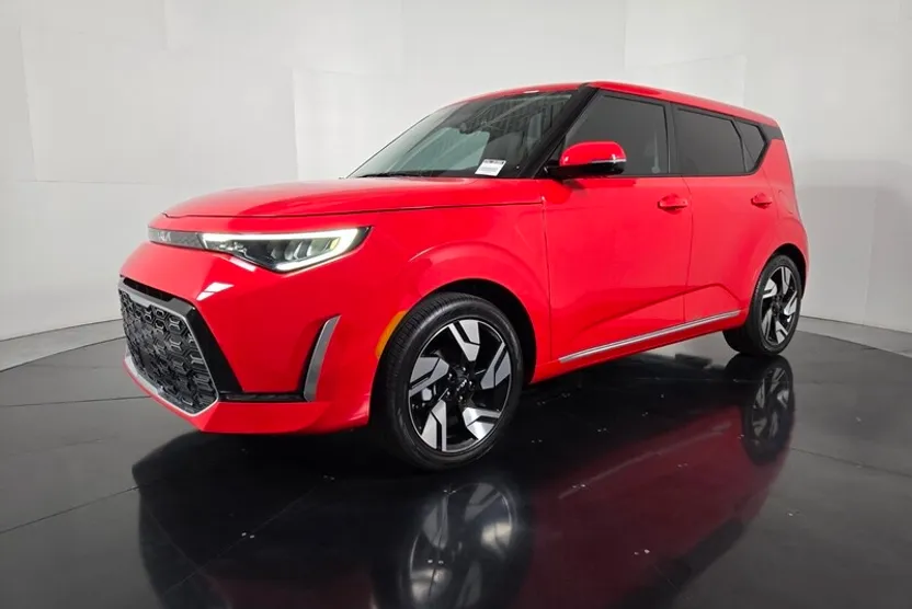 2024 Kia Soul GT-Line photo 1