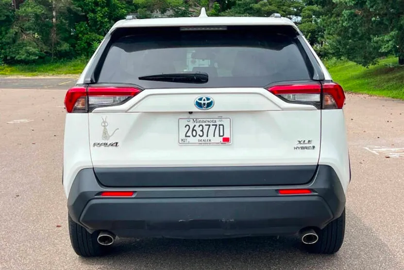 2020 Toyota RAV4 Hybrid XLE photo 1