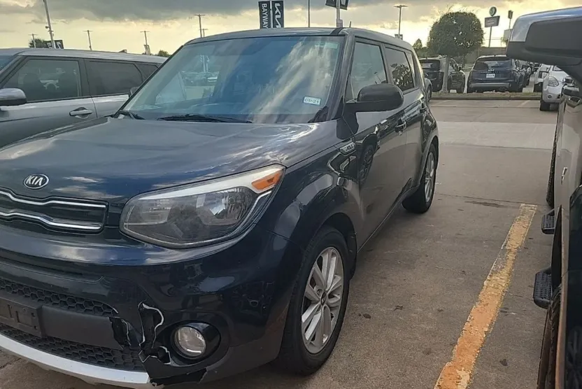 2017 Kia Soul Plus photo 1