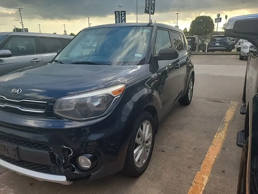 2017 Kia Soul Plus photo 1