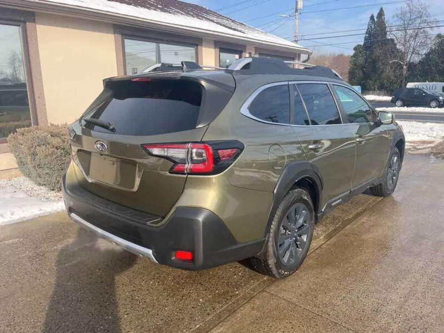 2024 Subaru Outback Touring photo 1