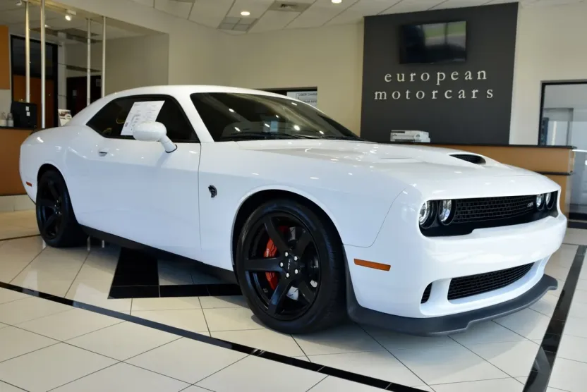 2017 Dodge Challenger SRT8 Hellcat photo 1