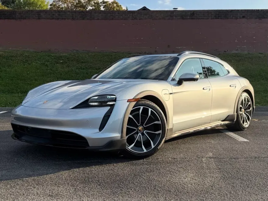 2022 Porsche Taycan Cross Turismo 4 photo 1
