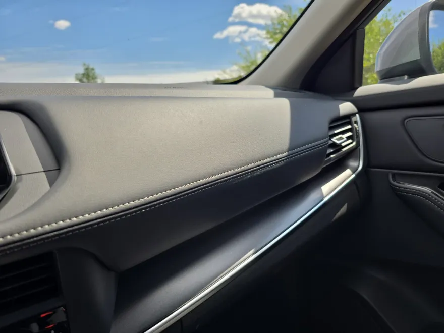 2026 Nissan Rogue SV photo 1