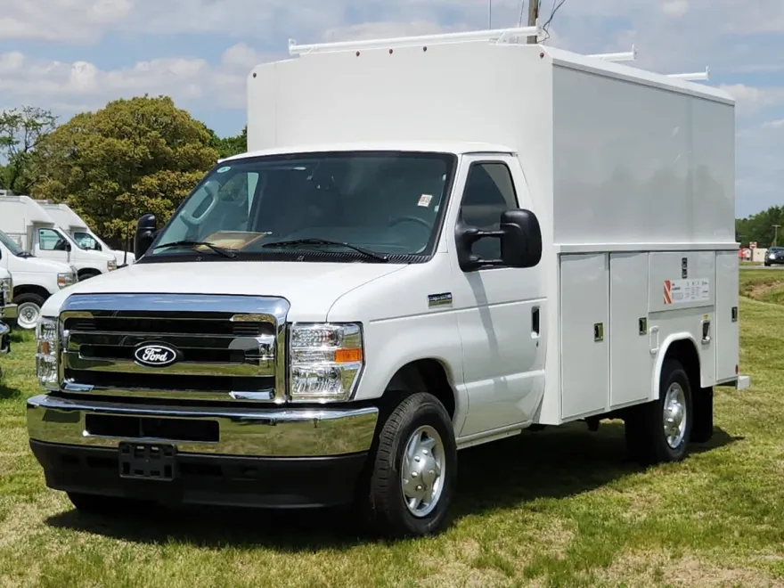2026 Ford E-350 Base photo 1