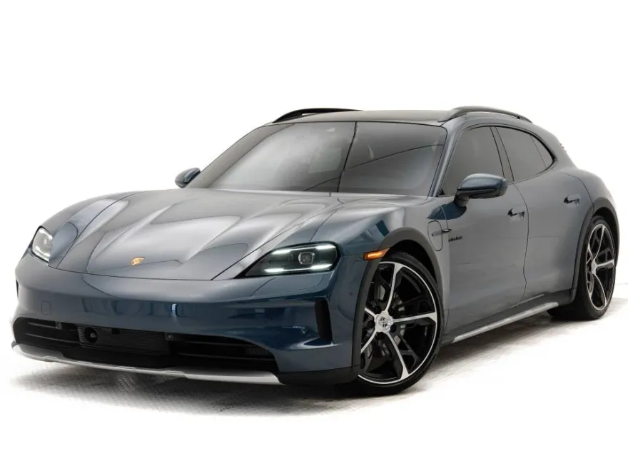 2025 Porsche Taycan Cross Turismo 4 photo 1