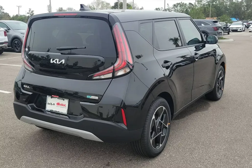2025 Kia Soul EX photo 1