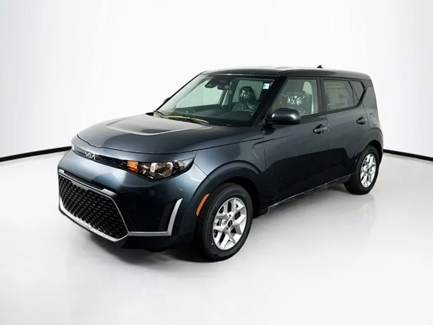 2025 Kia Soul LX photo 1