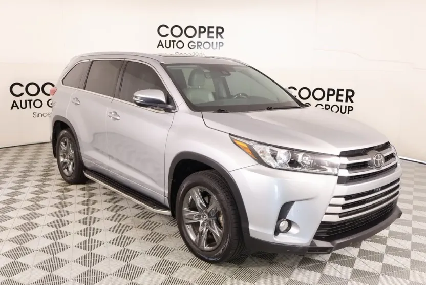 2017 Toyota Highlander Limited photo 1