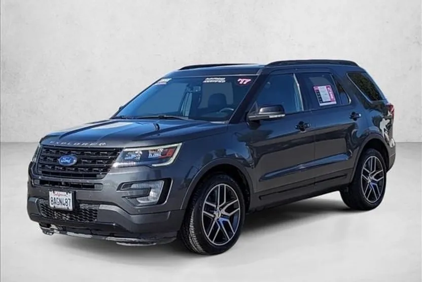 2017 Ford Explorer Sport photo 1