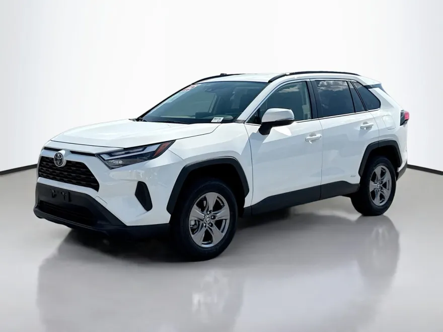 2025 Toyota RAV4 Hybrid LE photo 1