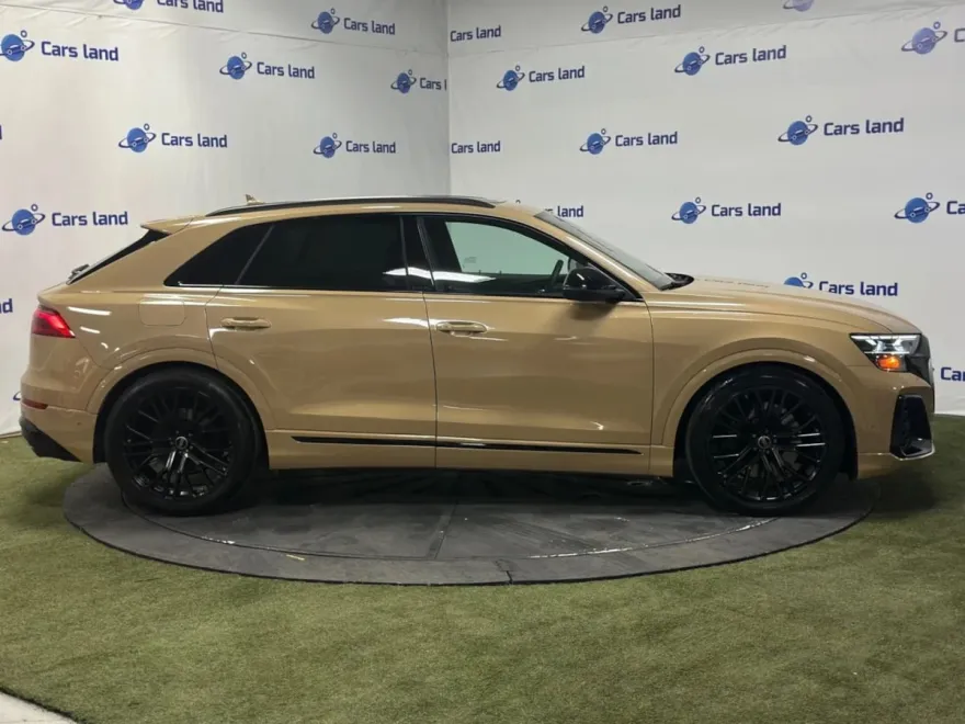 2024 Audi SQ8 Premium Plus photo 1