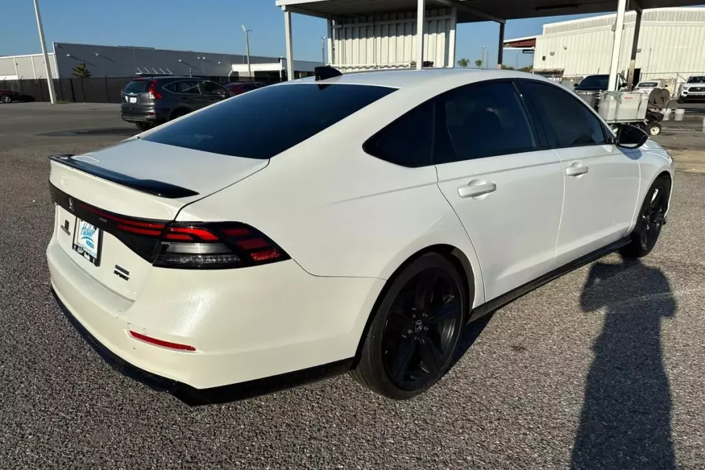 2023 Honda Accord Hybrid Sport-L photo 1