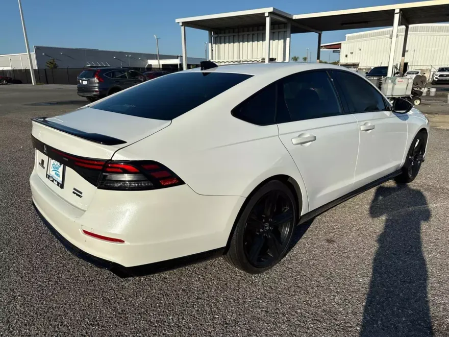 2023 Honda Accord Hybrid Sport-L photo 1