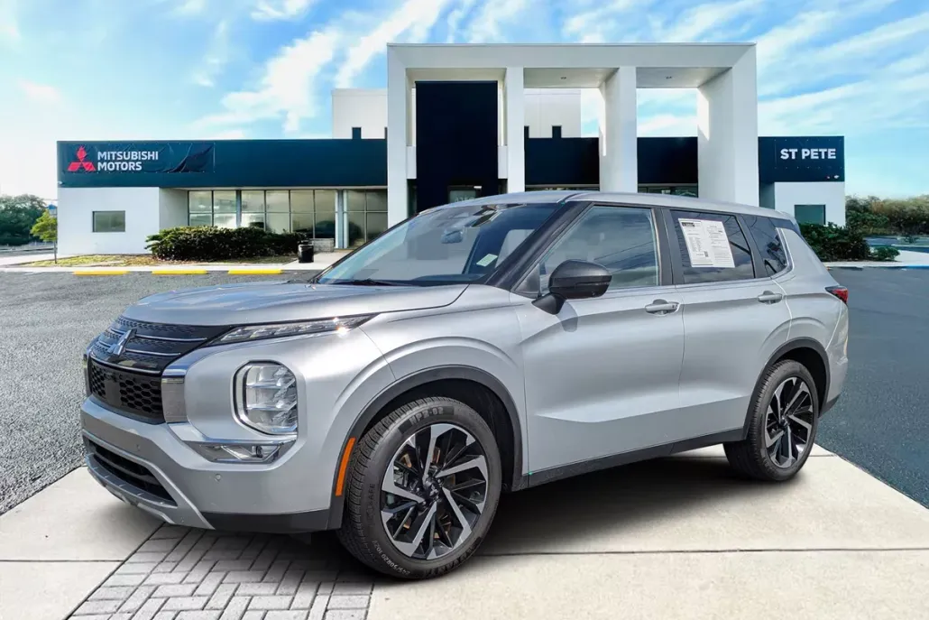 2022 Mitsubishi Outlander SE photo 1