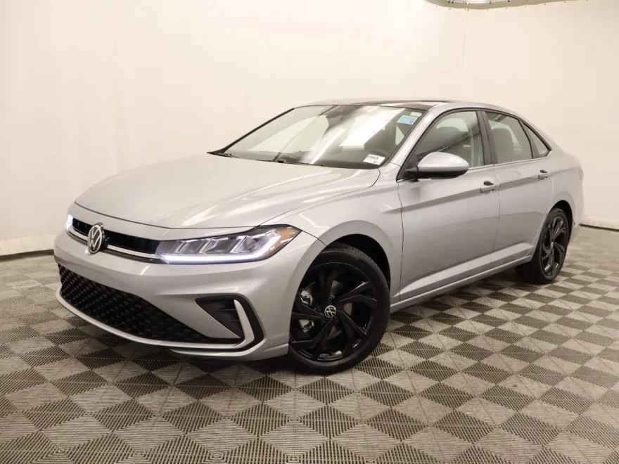 2025 Volkswagen Jetta SE photo 1