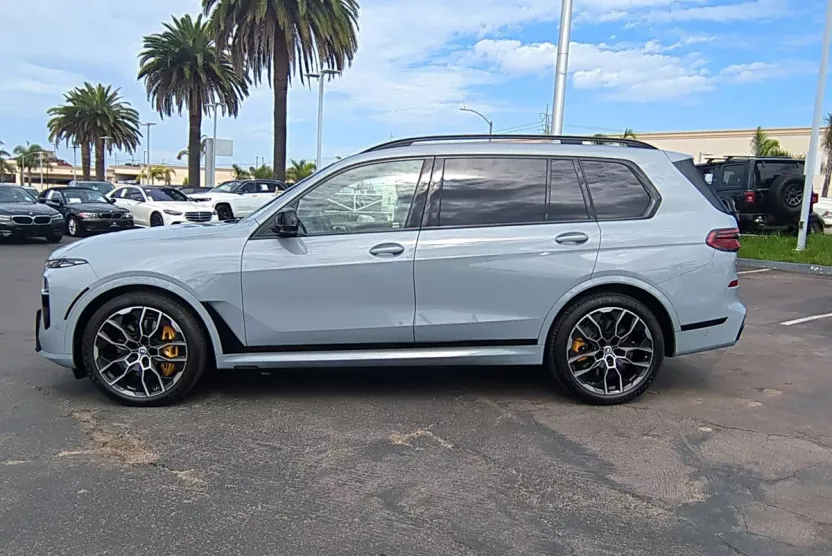 2024 Bmw X7 M60i photo 1