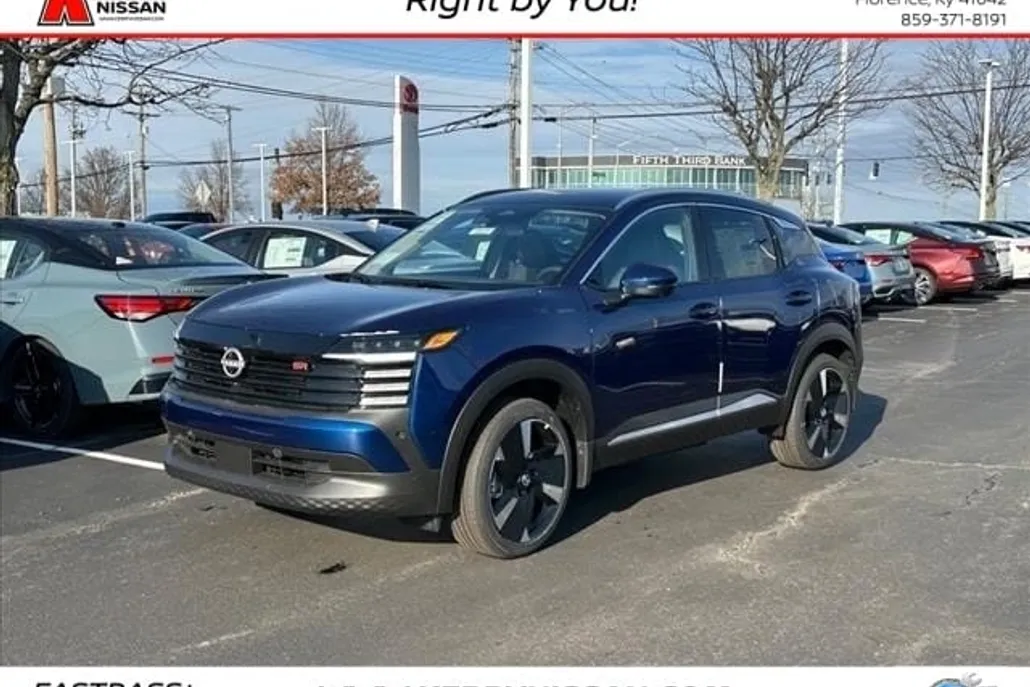 2025 Nissan Kicks SR photo 1