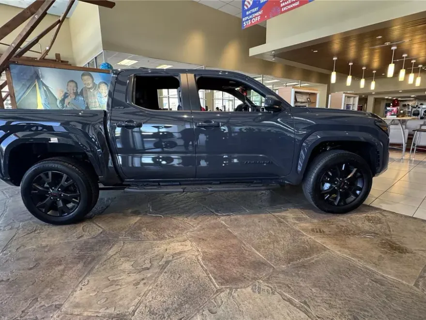 2025 Toyota Tacoma SR5 Double Cab photo 1