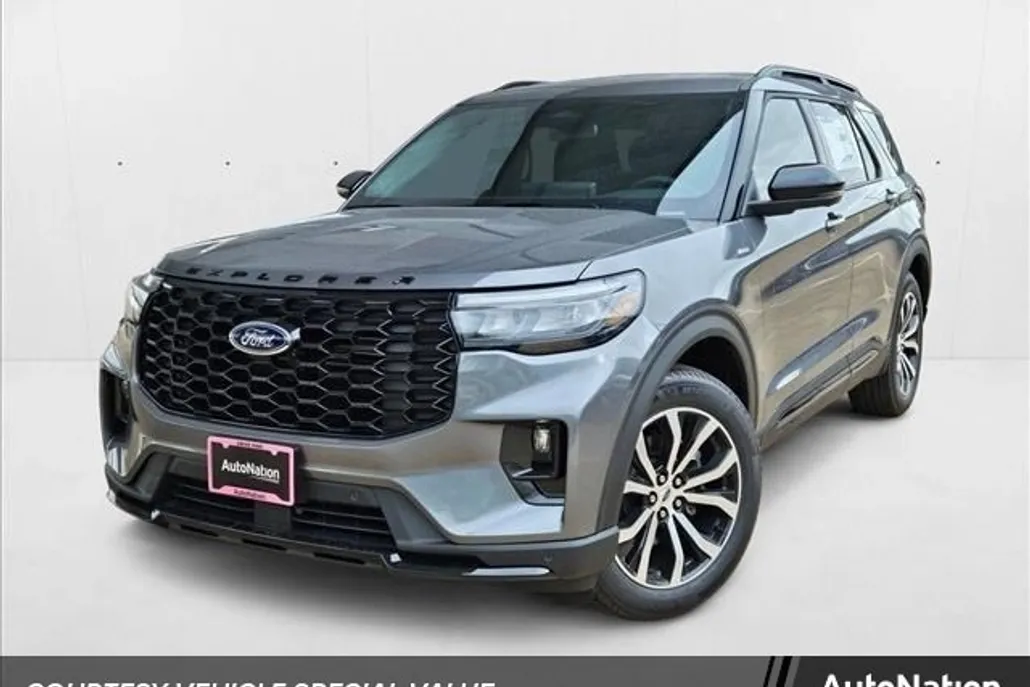 2025 Ford Explorer ST-Line photo 1