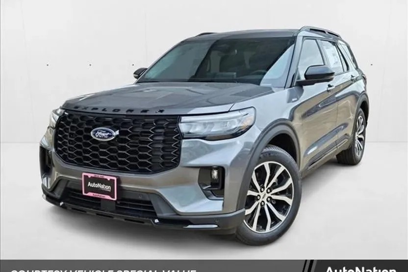 2025 Ford Explorer ST-Line photo 1