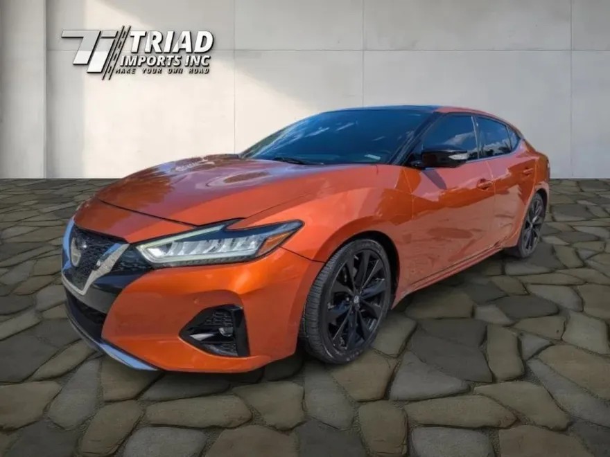 2019 Nissan Maxima SR photo 1