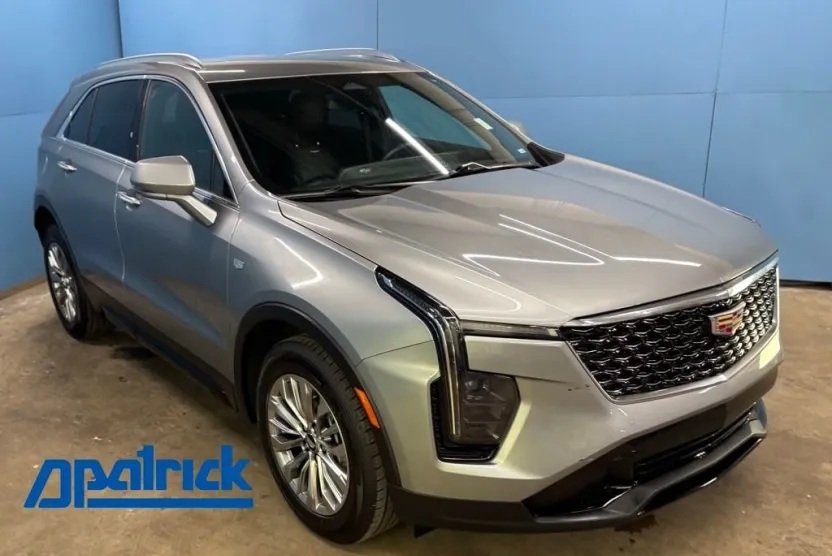 2024 Cadillac XT4 Premium Luxury photo 1