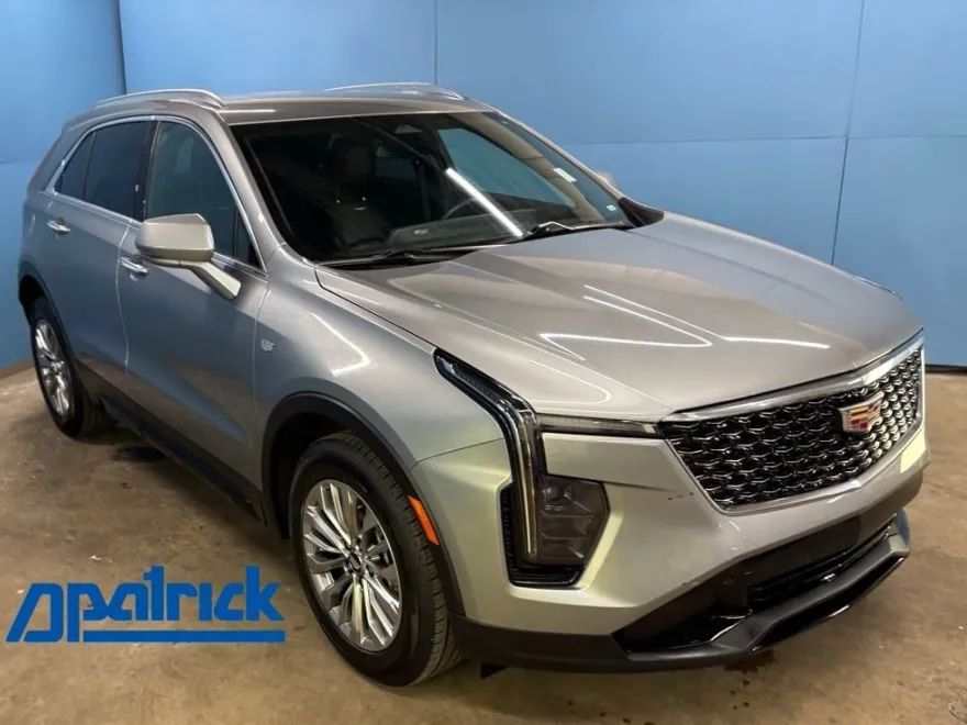 2024 Cadillac XT4 Premium Luxury photo 1
