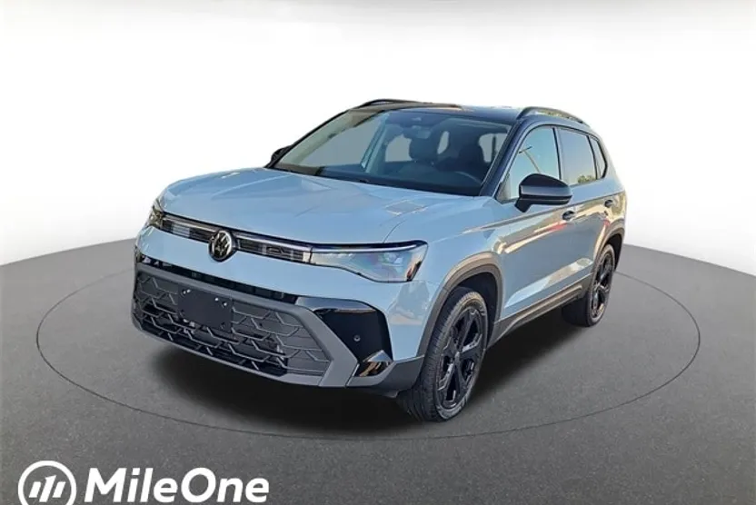 2025 Volkswagen Taos SE photo 1