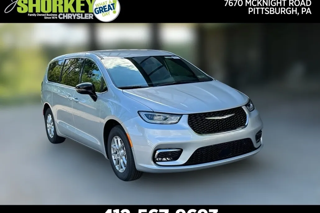 2026 Chrysler Pacifica photo 1