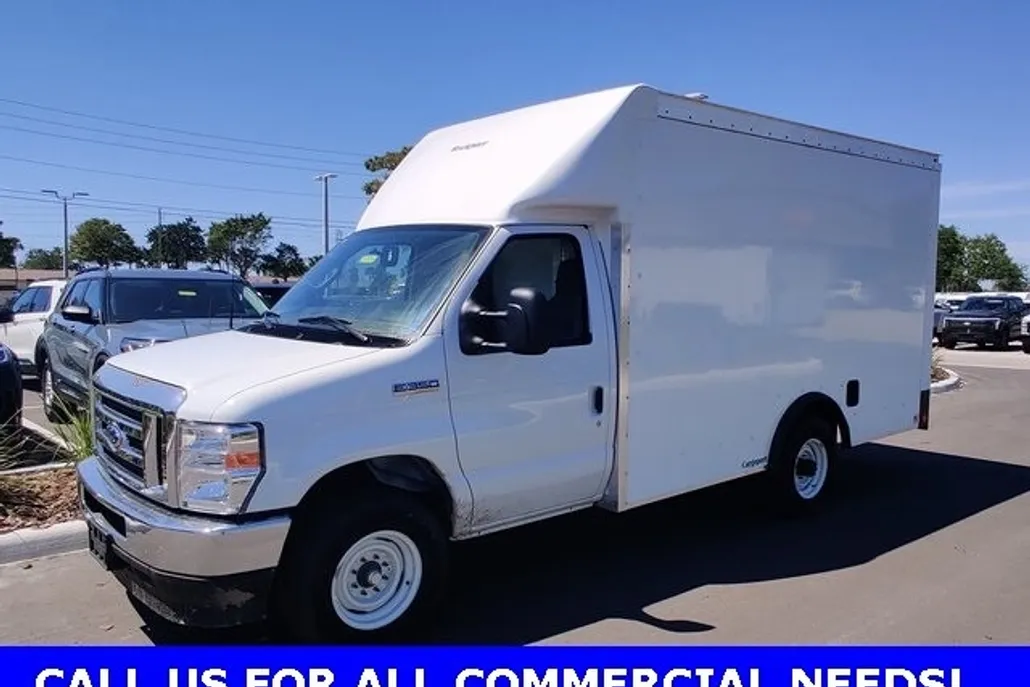 2025 Ford E-350 Base photo 1