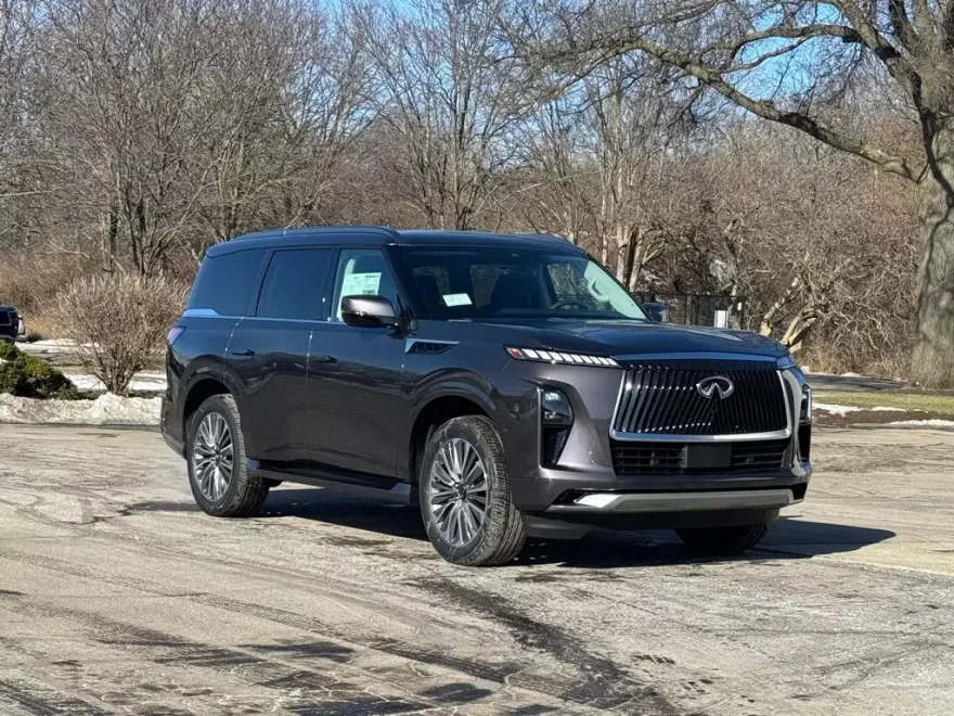 2025 Infiniti QX80 Luxe photo 1